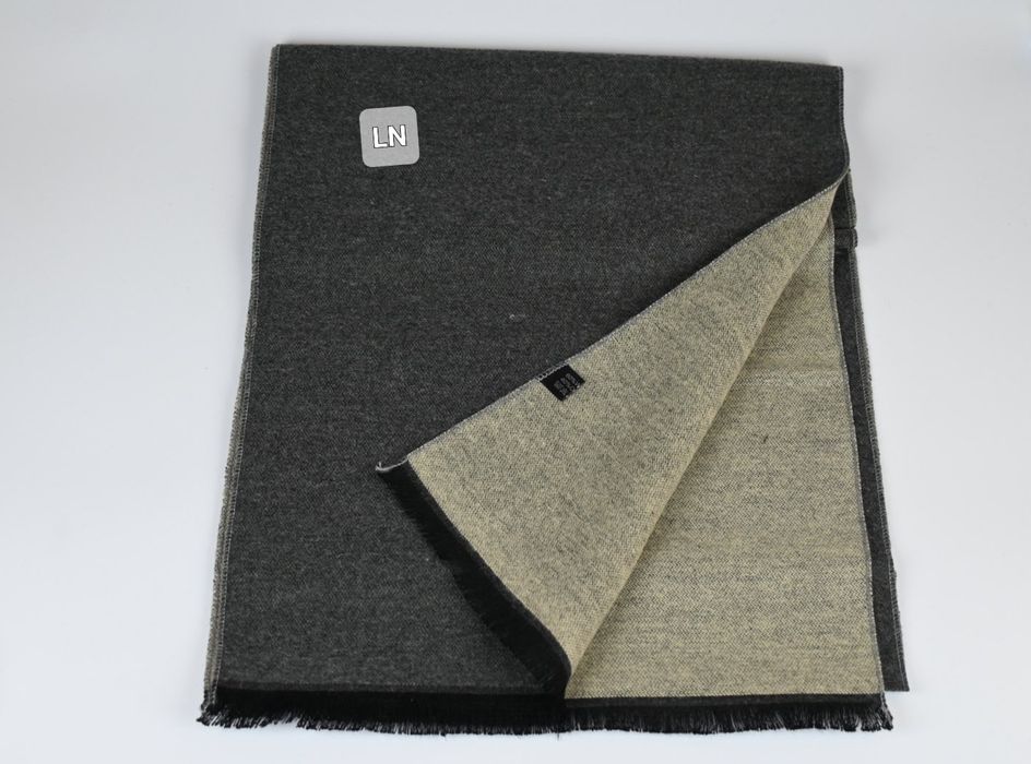 Мъжки шал - две лица, различни цветове