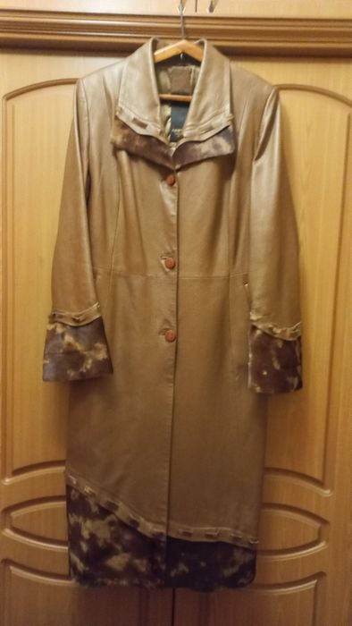 Кожаный плащ. Состояние идеальное. Куплен в дорогом магазине в Турции