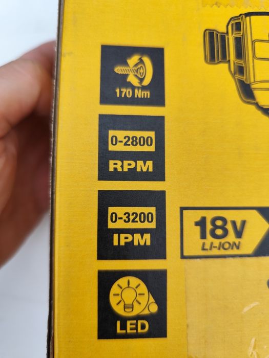 Нов безчетков акумулаторен импактдрайвър Девалт DeWALT DCF787 18V