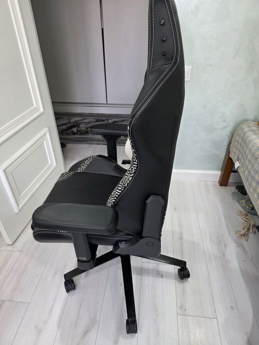 Кресло игровой DXRacer graft