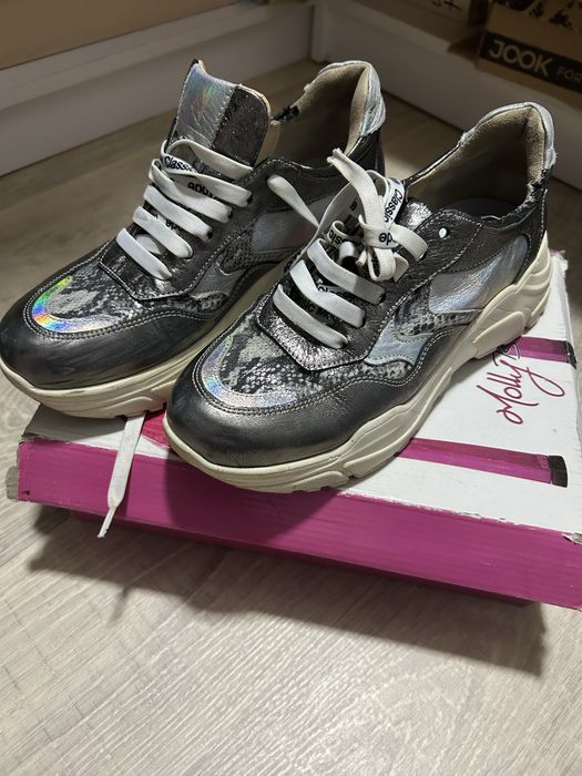 Кожаные кррссовки