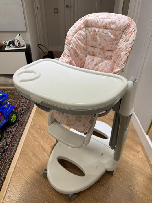 Продам  итальянский стульчик для кормления