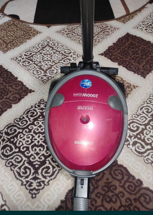 Пылесос, рабочий