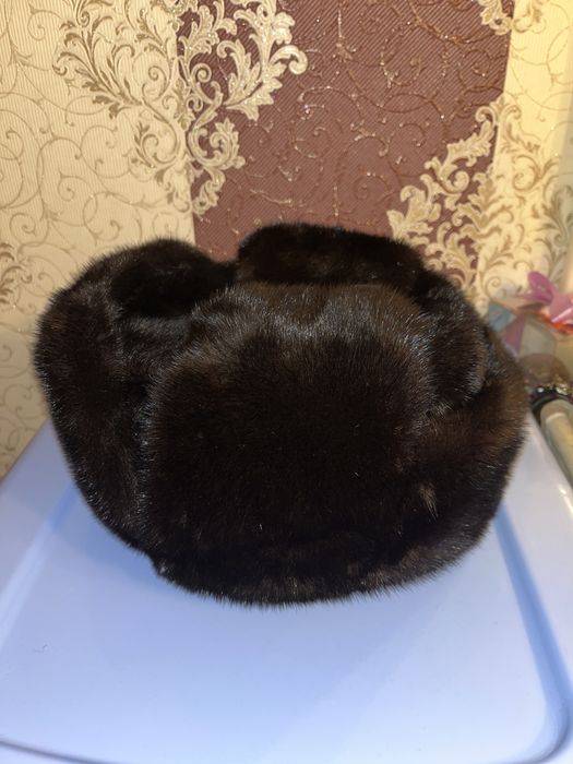 Продам норковую шапку блэк лама
