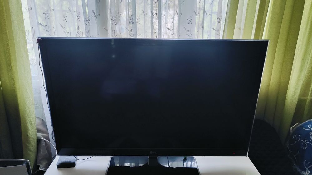 Телевизор LG большой 109