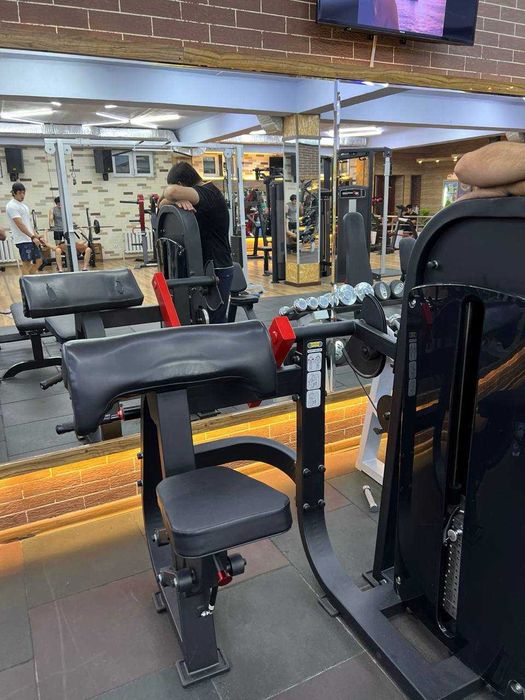 ОТЛИЧНЫЙ НАБОР Б.У. тренажёров,резиновые гантели и блины