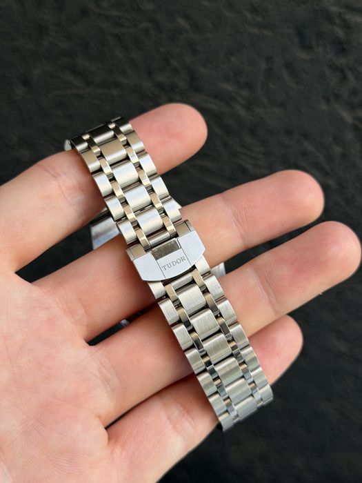 Унисекс автоматичен часовник Tudor Royal Date 28500 38mm