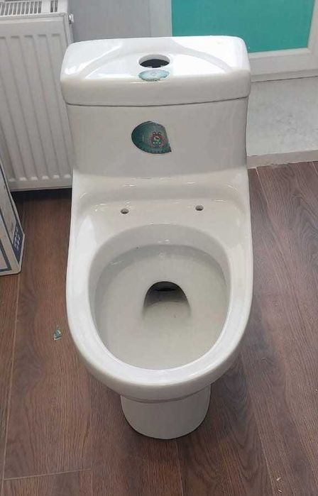 Новый Унитаз напольный монолит, бочок для унитаза