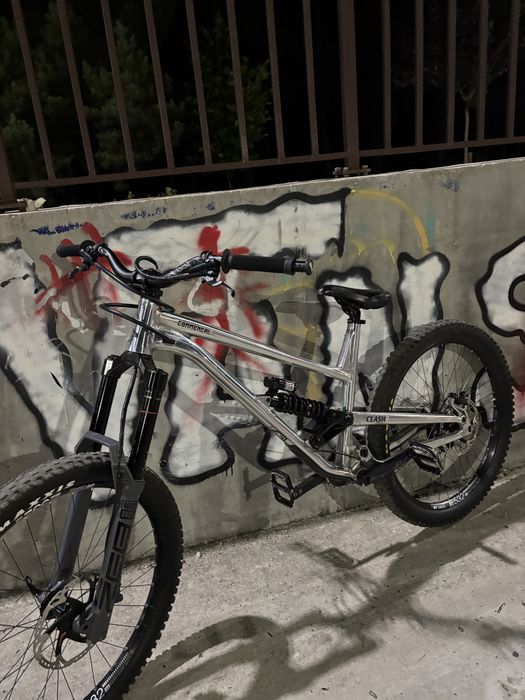 Vand commencal clash 2024