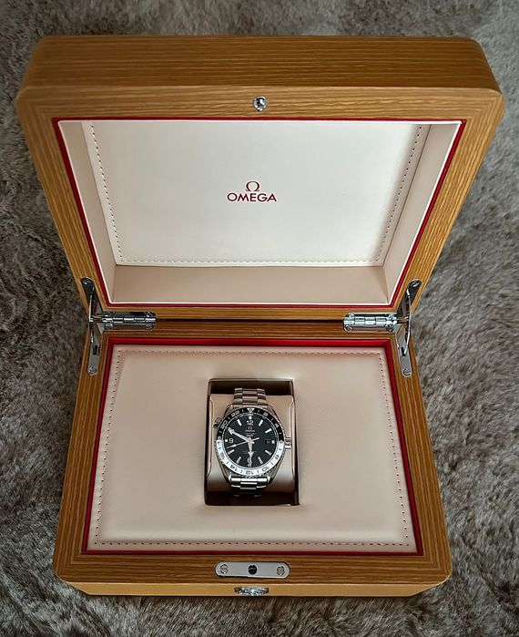 Omega seamaster planet ocean black-white 43.5mm