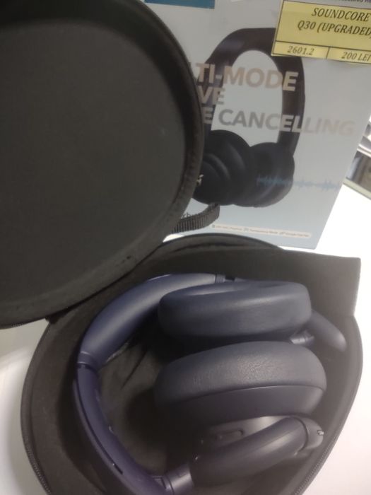 Casti SoundCore Q30(efn)