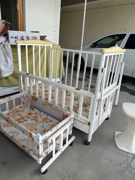 Детская кровать и люлька