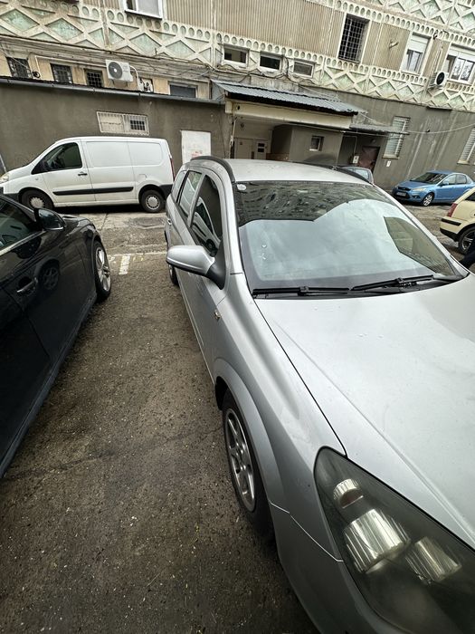 Vand Opel Astra H 1.6 benzina