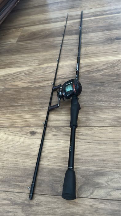 Lansetă și mulinetă baitcaster (ocupat)