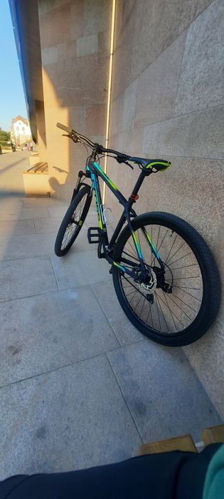 Vând bicicletă cross