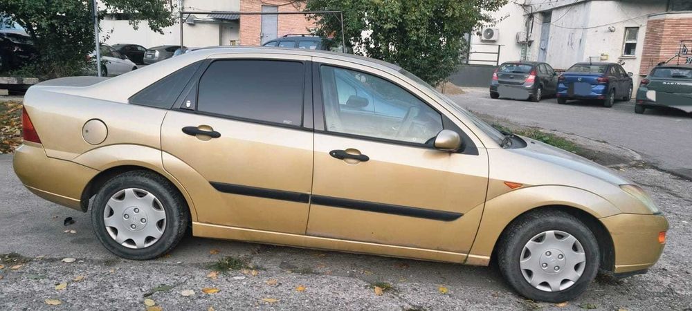 Ford Focus 1.6, benzina