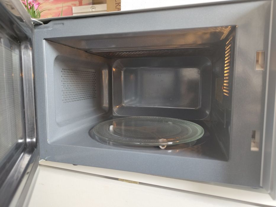 Cuptor cu microunde