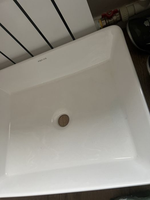 Продам раковину aqua lux керамика