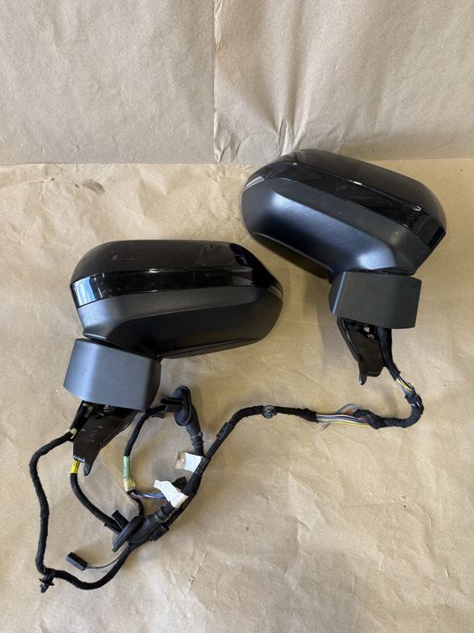 Комплект огледала Audi Q3 2018 2019 2020 ( мъртва зона ел. Прибиране ) ( ляво огледало дясно огледало )