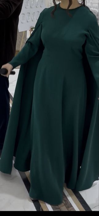 Поодам шикарное платье от бренда Araida