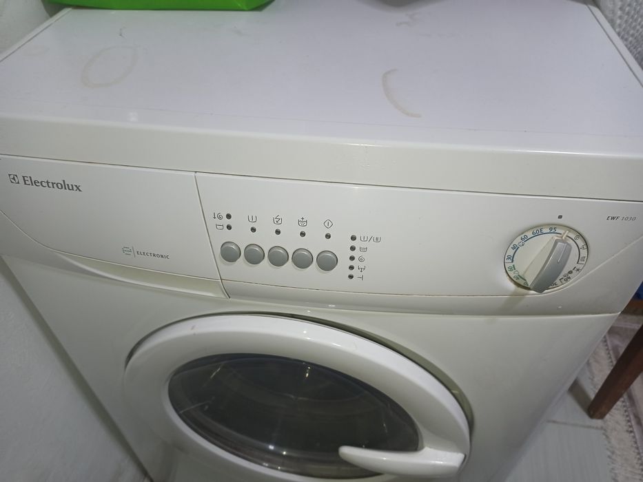 Продам стиральную машинку б/у