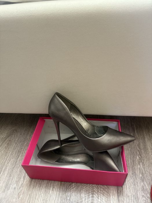 Туфли женские на каблуке