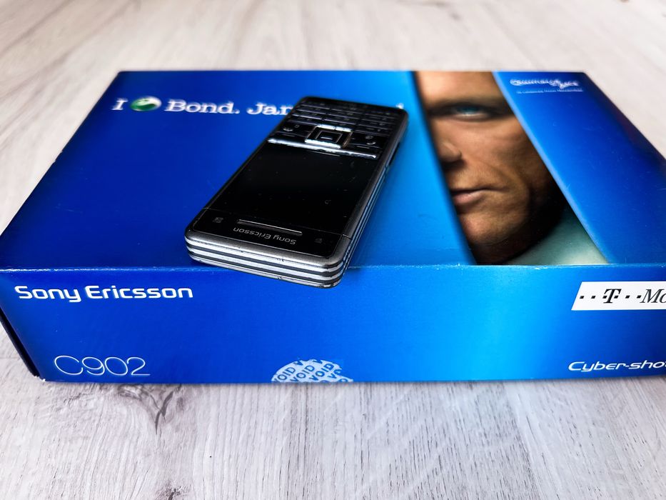 Sony Ericsson C902 Cyber-shot—Quantum of Solace/ James Bond Edition - Full Box- Colectie rar