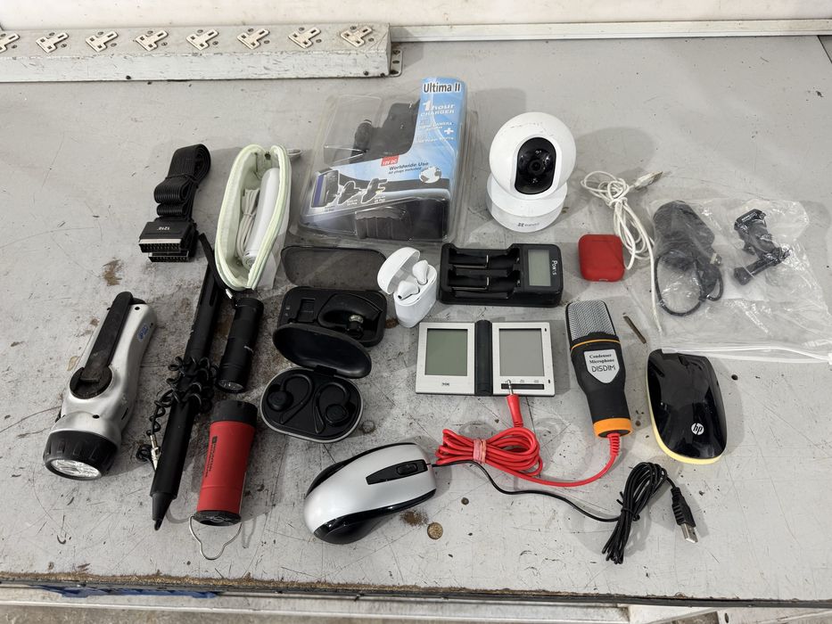 Мишка, фенер , камера и др - Лот Б-9