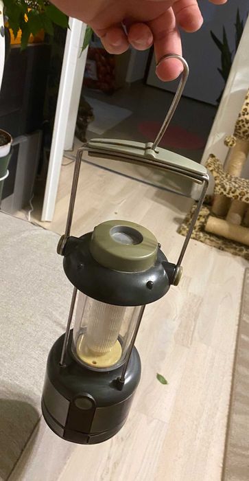 Felinar cu leduri - foarte fiabil si robust - cu baterii