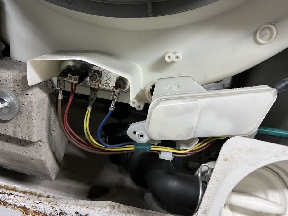 Продавам пералня Whirlpool AWO/D 9361 на части