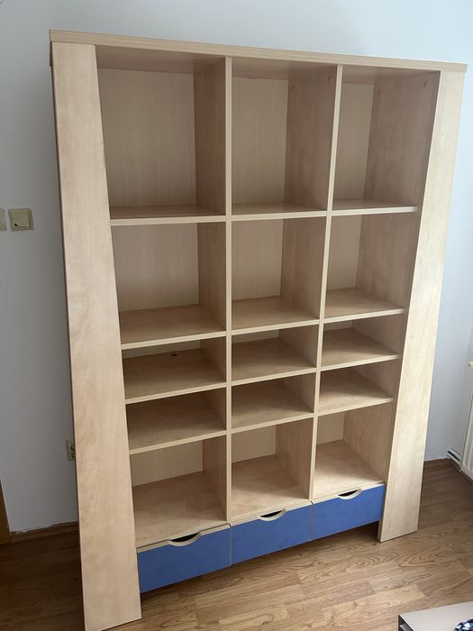 Vand mobila lemn masiv