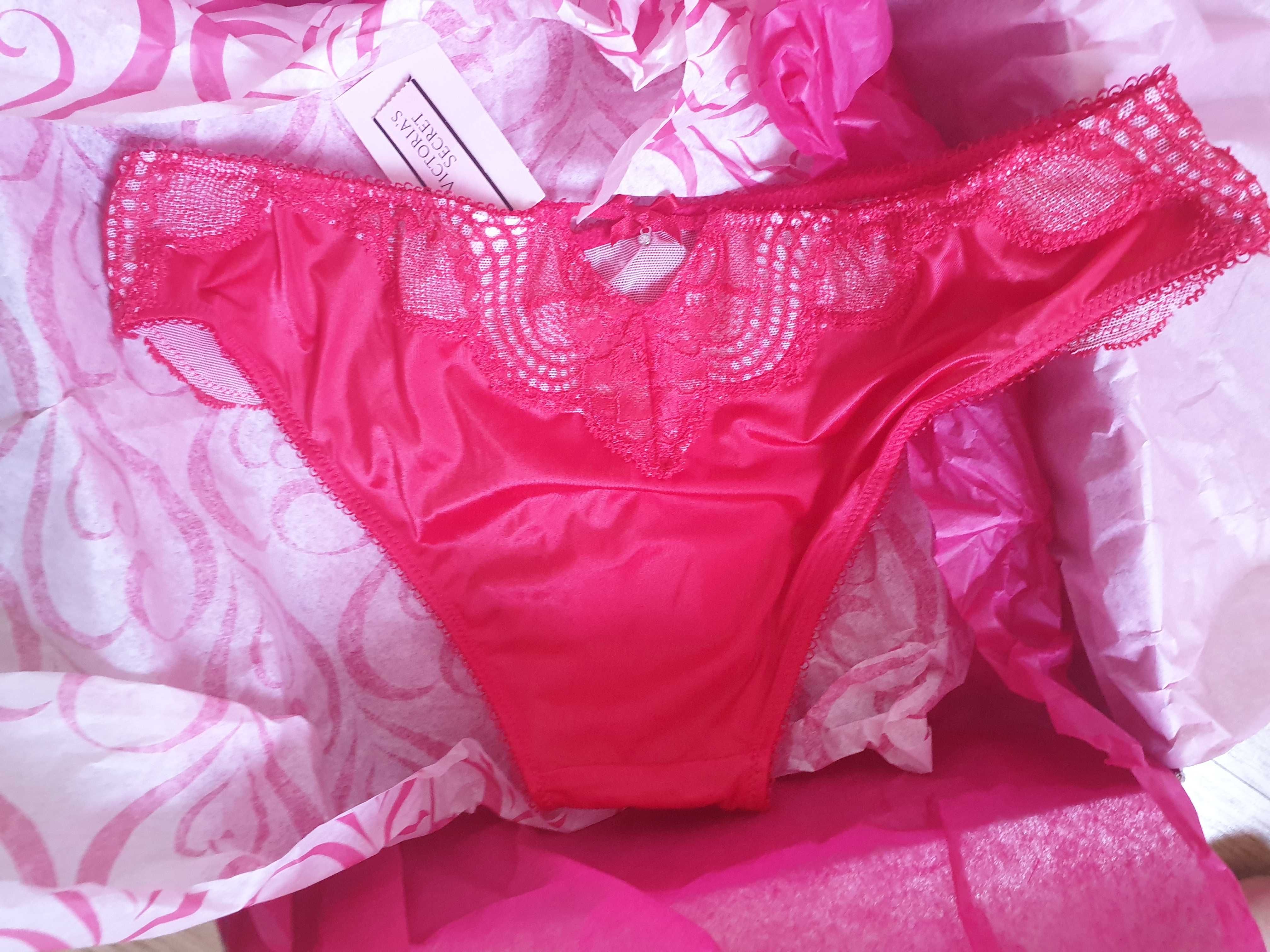 Set Lenjerie intima sutien Victoria's secret si chilot Bucuresti