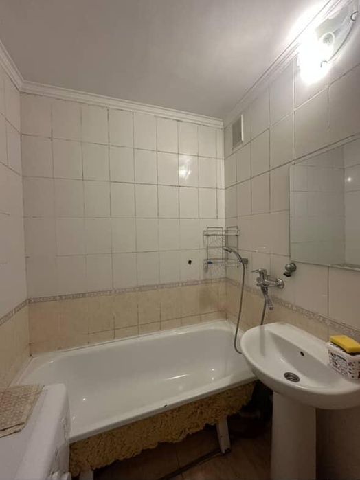 Продается - двухкомнатная квартира