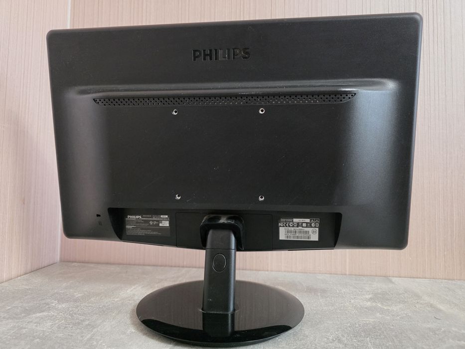 Монитор Philips 18,5"