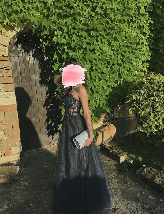 Бална рокля в тъмносин цвят