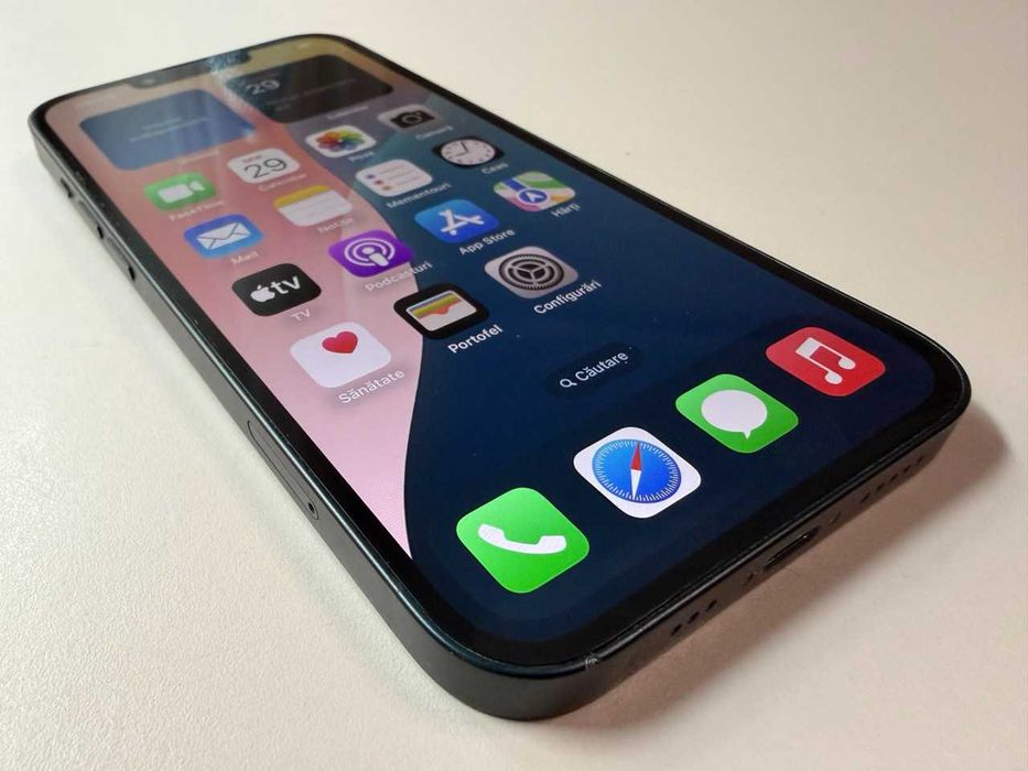  Apple / iPhone 13 128 Gb / Midnight
