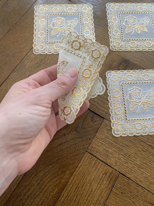 Подложки за чаши с рози