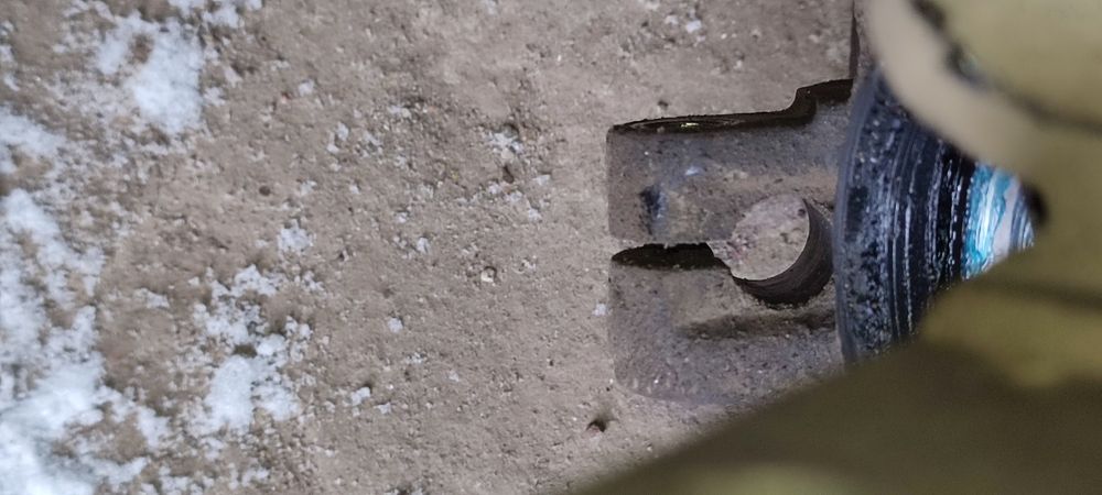 Цапфа кия рио 2004г.