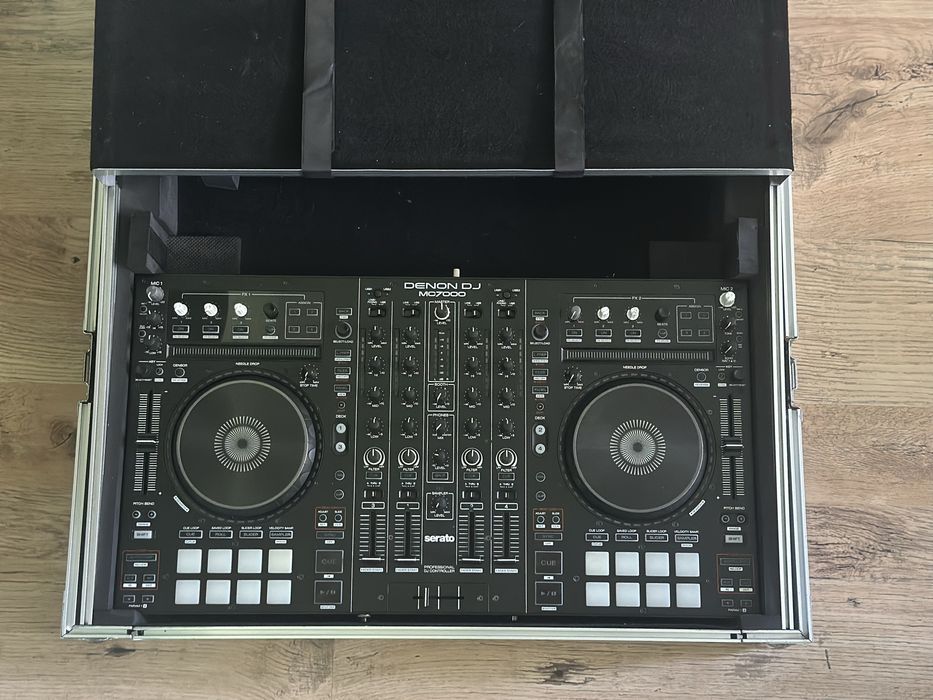 Denon DJ MC7000  Конзола - Контролер+ Оригинален MAGMA Flight Case с поставка за лаптоп