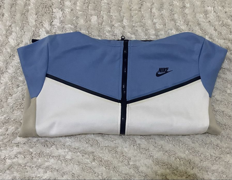 Hanorac Nike Tech Fleece