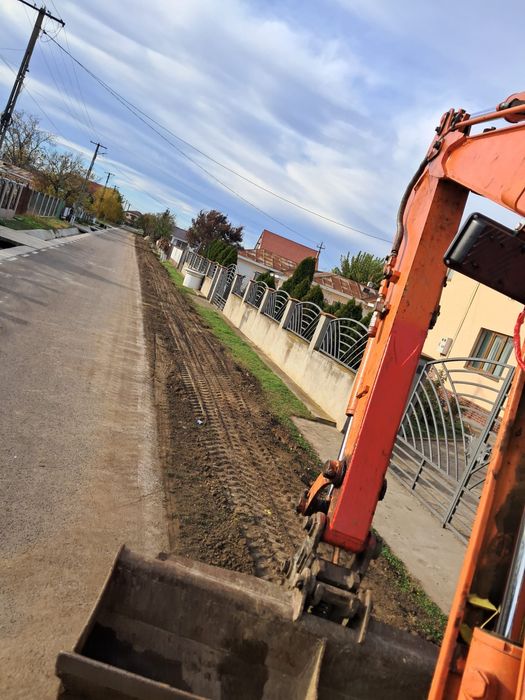 Servicii de excavari cu miniexcavator (sapaturi, nivelari, demolari, fundatii, etc.)