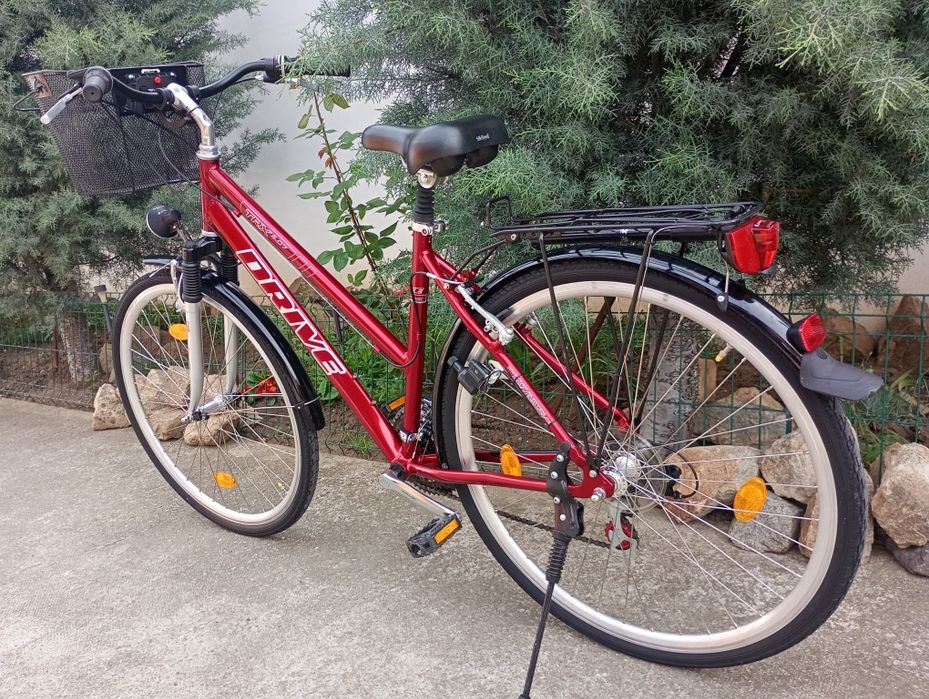 Vând bicicletă damă DRIVE,roti 28,cu 21 viteze,stare ca nouă !