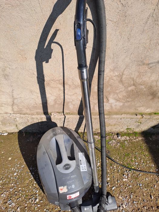 Пылесос LG, рабочем состоянии