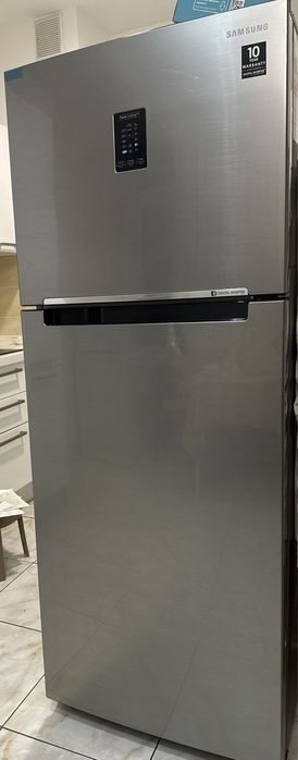 Холодильник Samsung