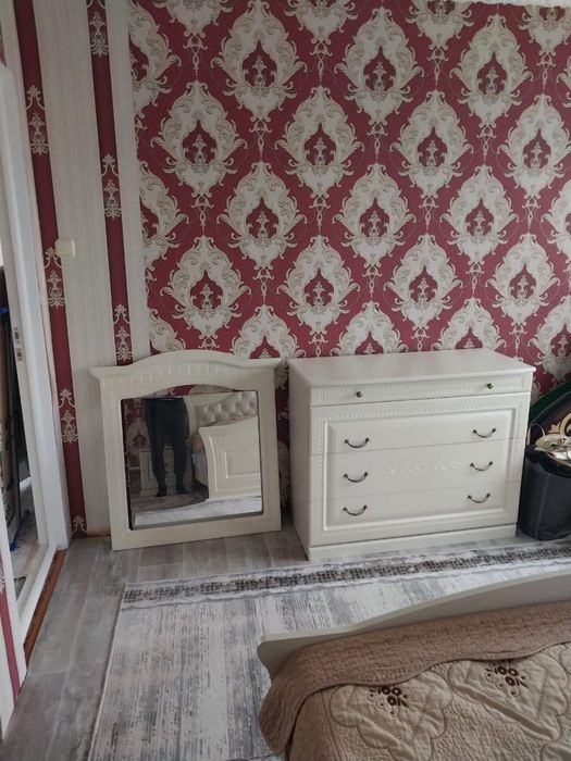 Продам спальный гарнитур