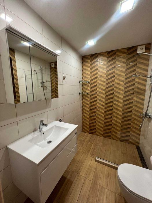 Дава се под наем Тристаен апартамент в София, Малинова долина - 130 кв.м за 950 € - Снимка #8