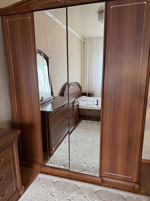 Продам спальный гарнитур