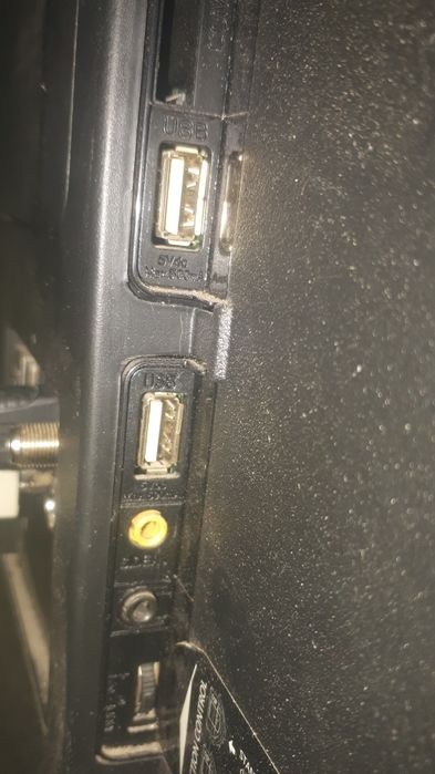 Vând  smart TV Hitachi 55HK 4w64A