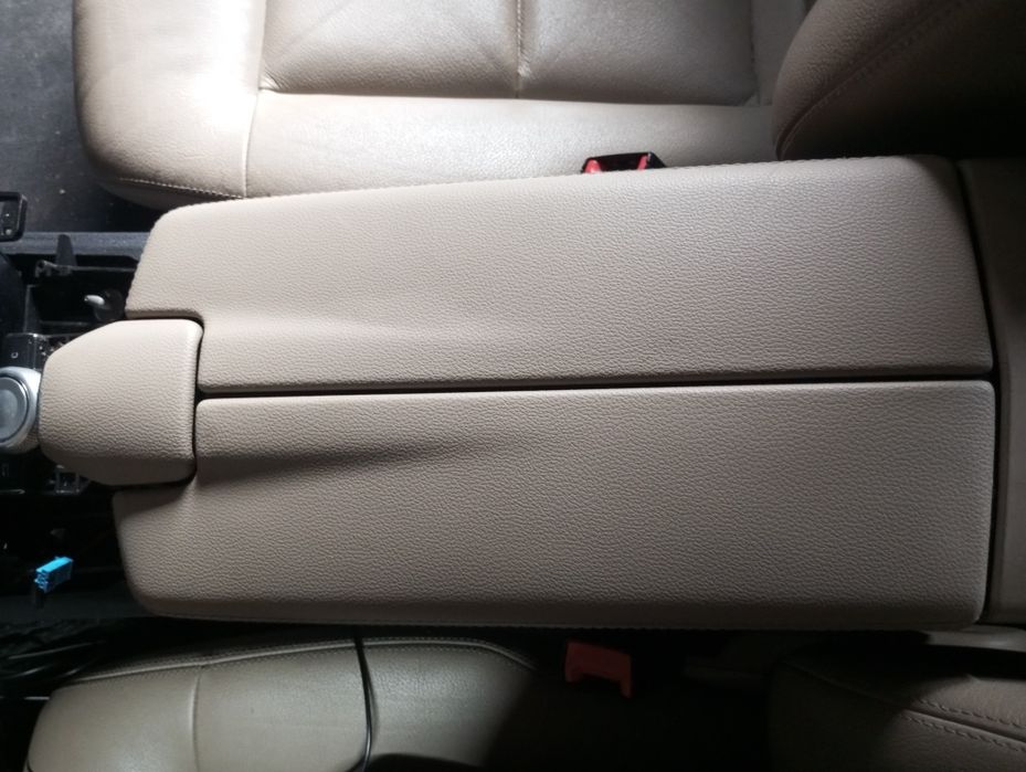 Подлакътник мерцедес Е класа w212 подлакътник mercedes E class w212