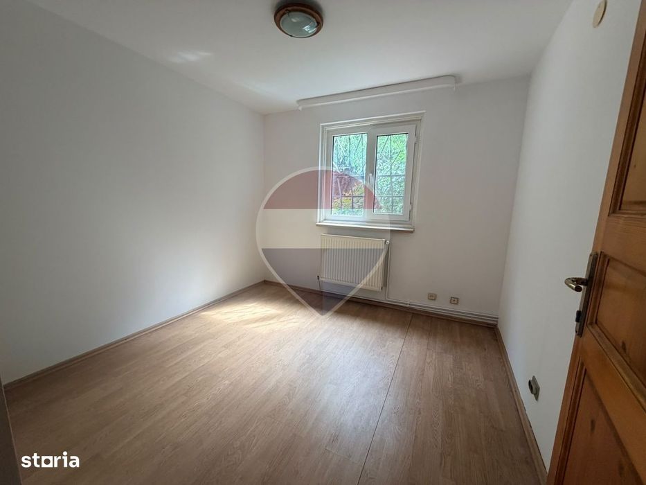 Leamna de sus, casa cu piscina, 2000mp
